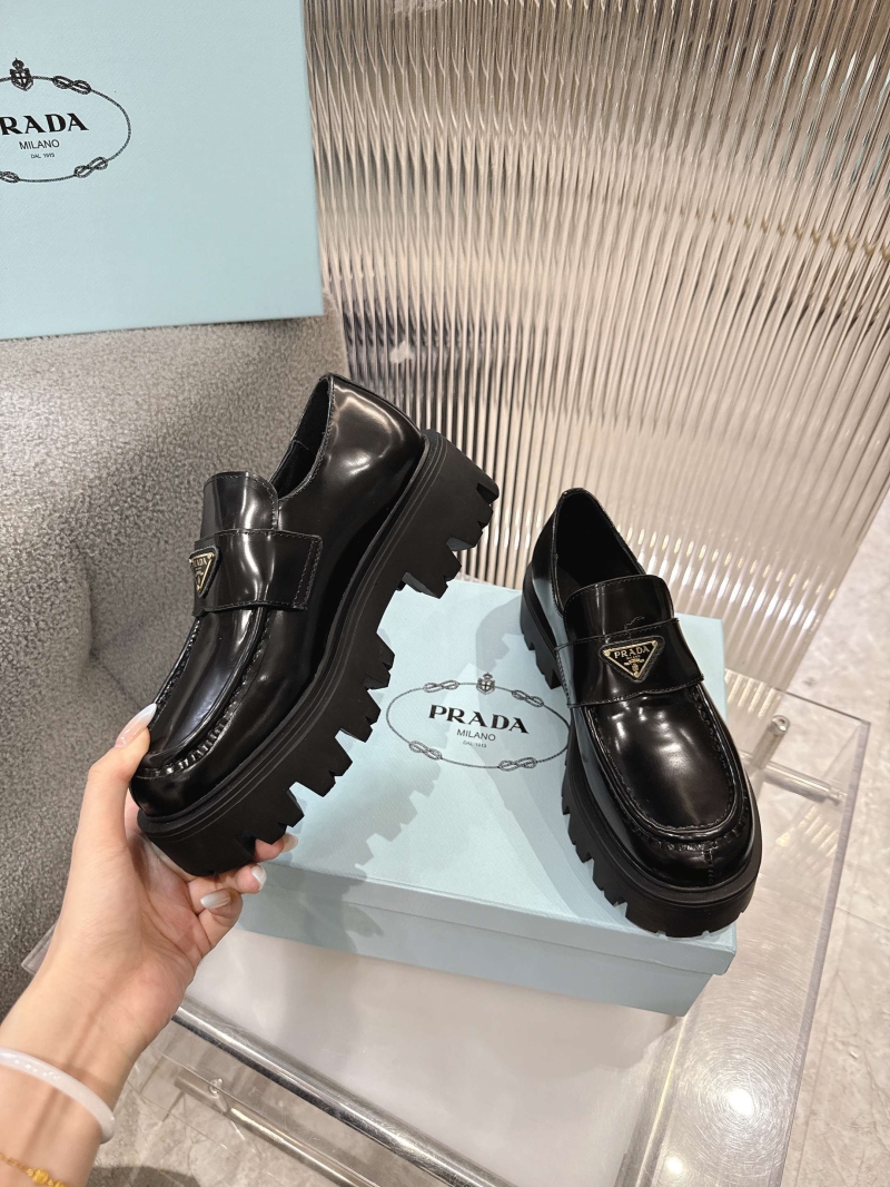 Pra*a flat shoes